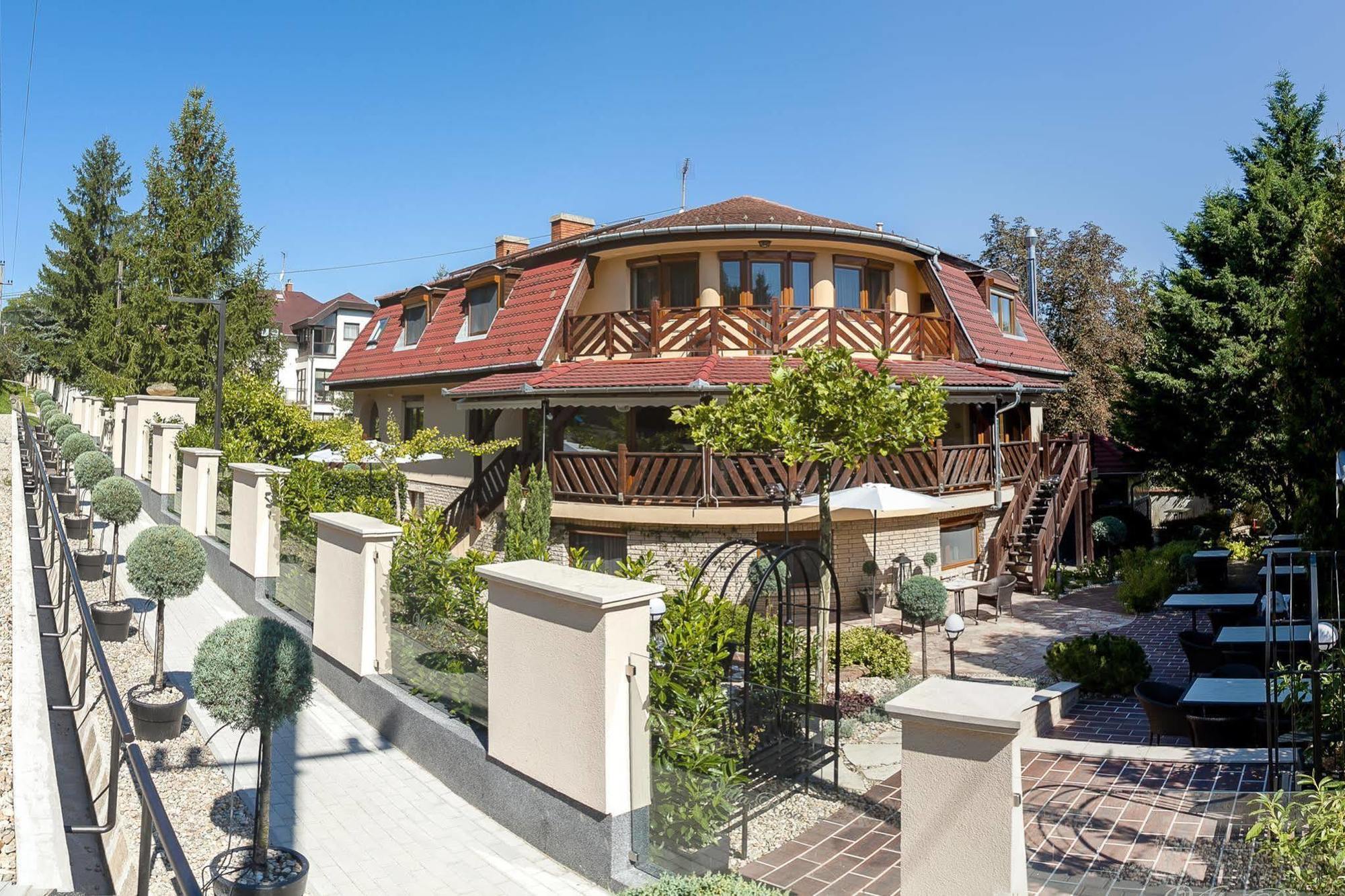Villa Rosa Boutique Hotel Boedapest Buitenkant foto